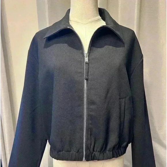 🧨Zara like new  cropped black bomber jacket. Size L - Picture 3 of 8